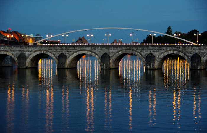 Maasricht sint Servaesbrug Maas
