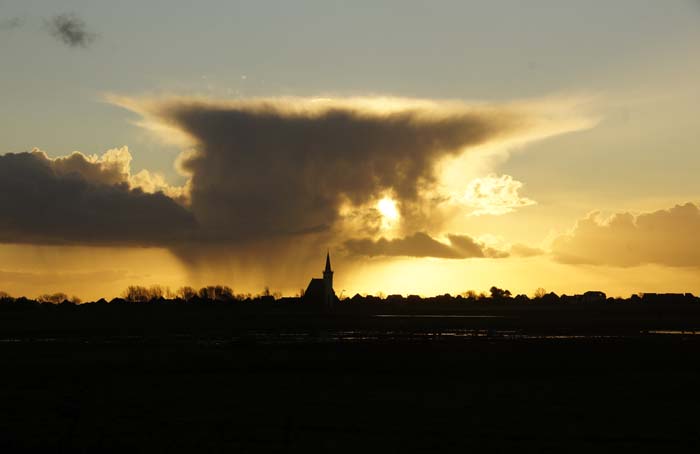 aambeeldwolk regen Texel den Hoorn