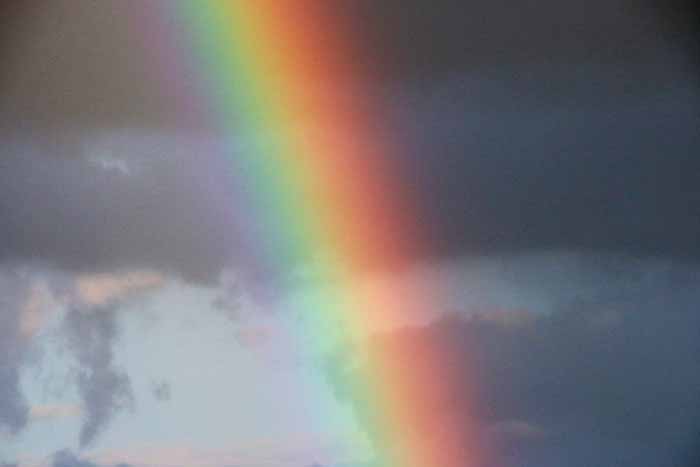 regenboog weer regen wolken