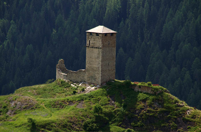 Steinberg bij Ardez, vesting, bergen, Graubünden, Zwitserland