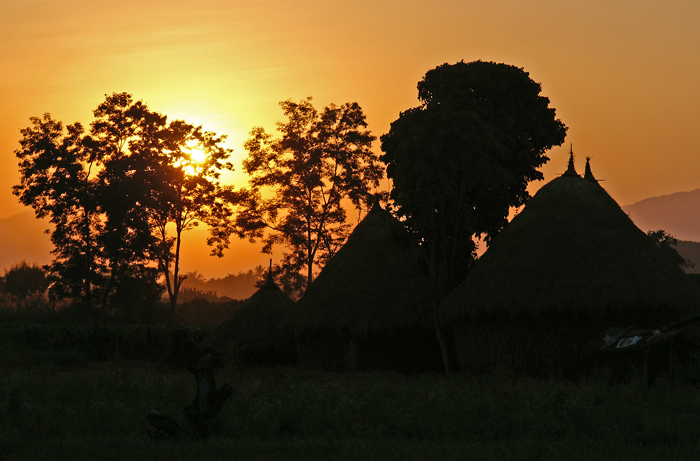 zonsondergang, rijstvelden, Thaton, Thailand